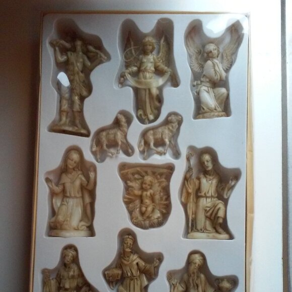 Vintage Collectable TBN Nativity Set 1970s Original Box 13 Pieces Plastic Detail - Picture 1 of 9